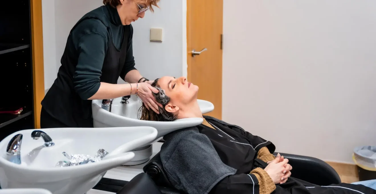 bac pour laver les cheveux